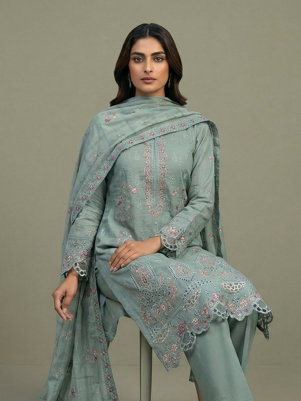 3 Piece - Embroidered Lawn Suit