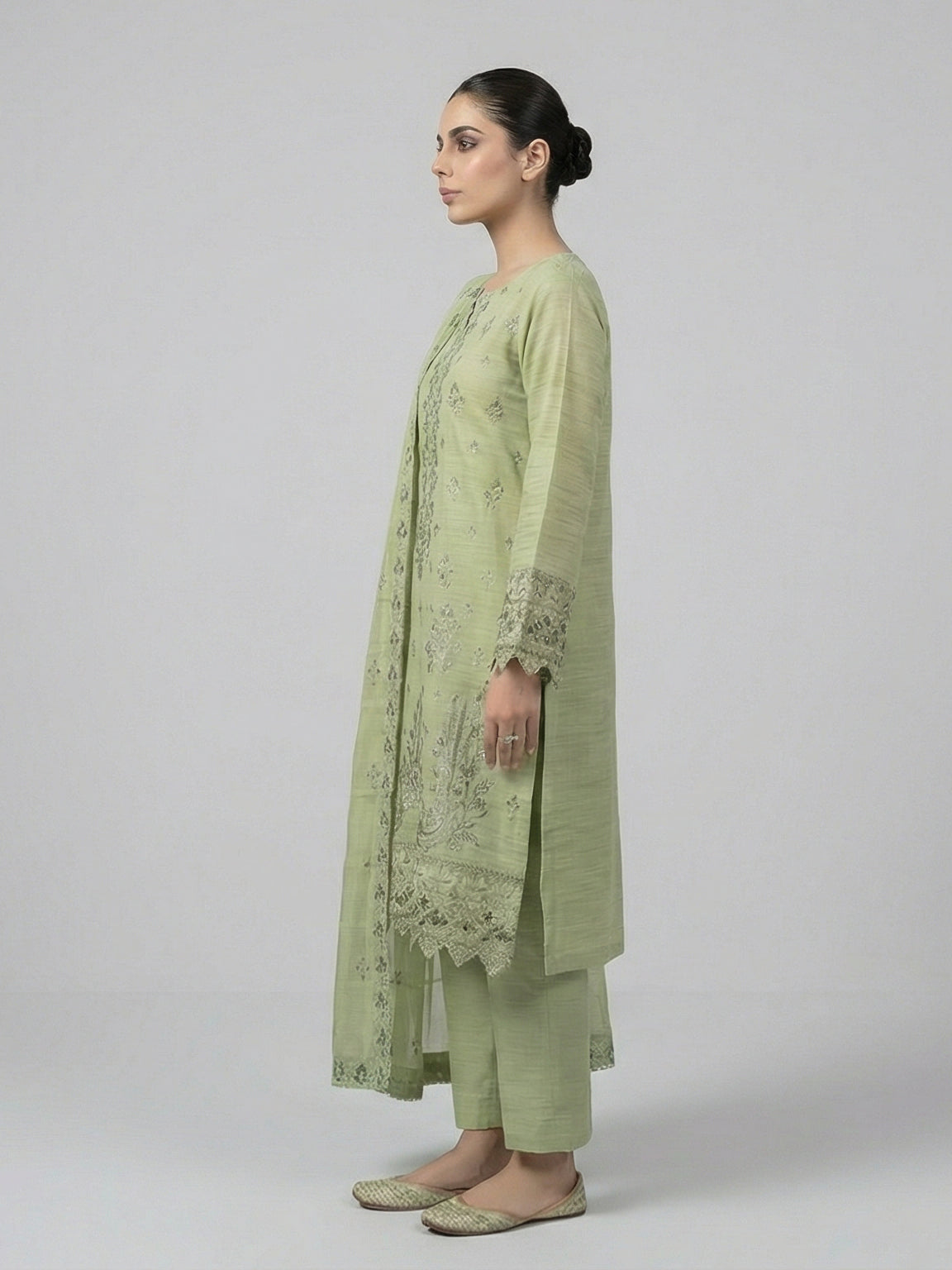 3 Piece - Embroidered Lawn Suit