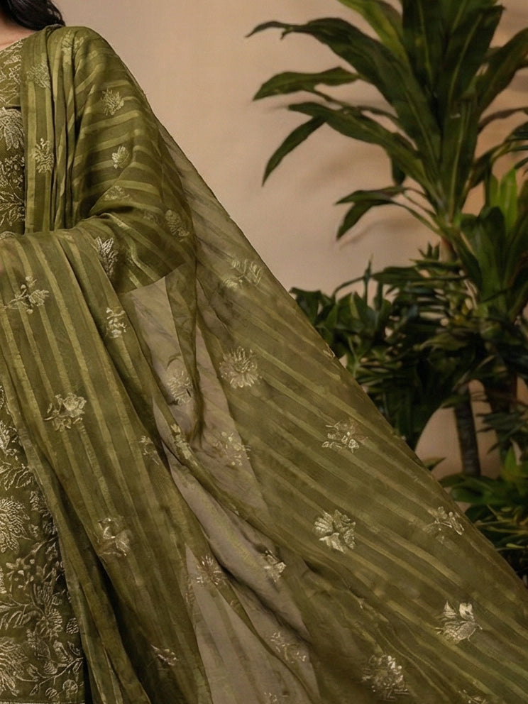 3 Piece - Embroidered Lawn Suit