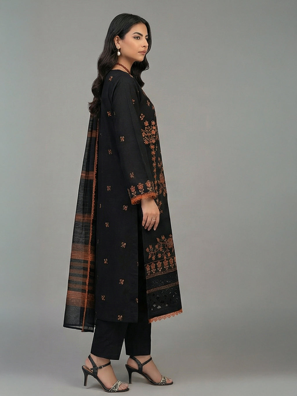Embroidered Lawn 3 Piece