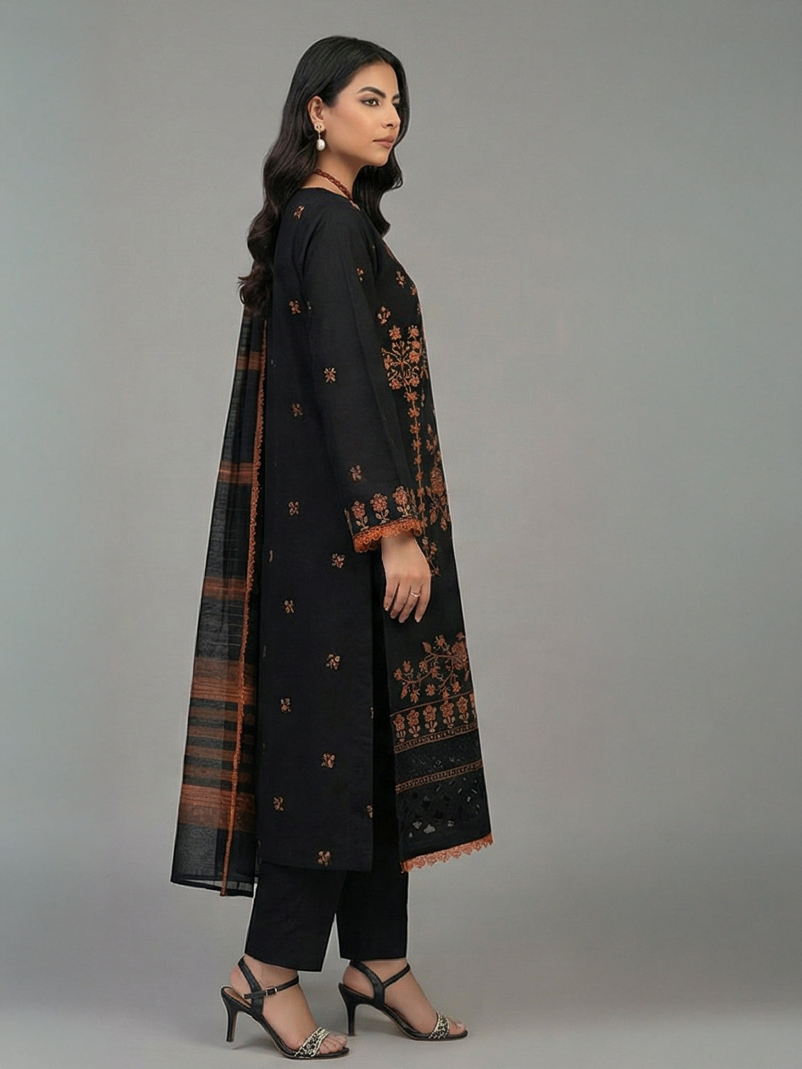 Embroidered Lawn 3 Piece