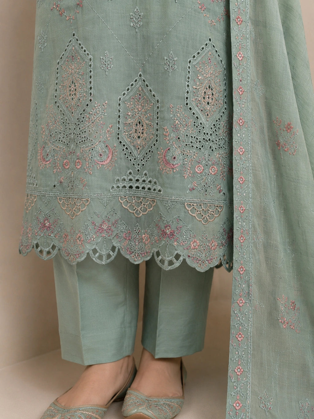 3 Piece - Embroidered Lawn Suit