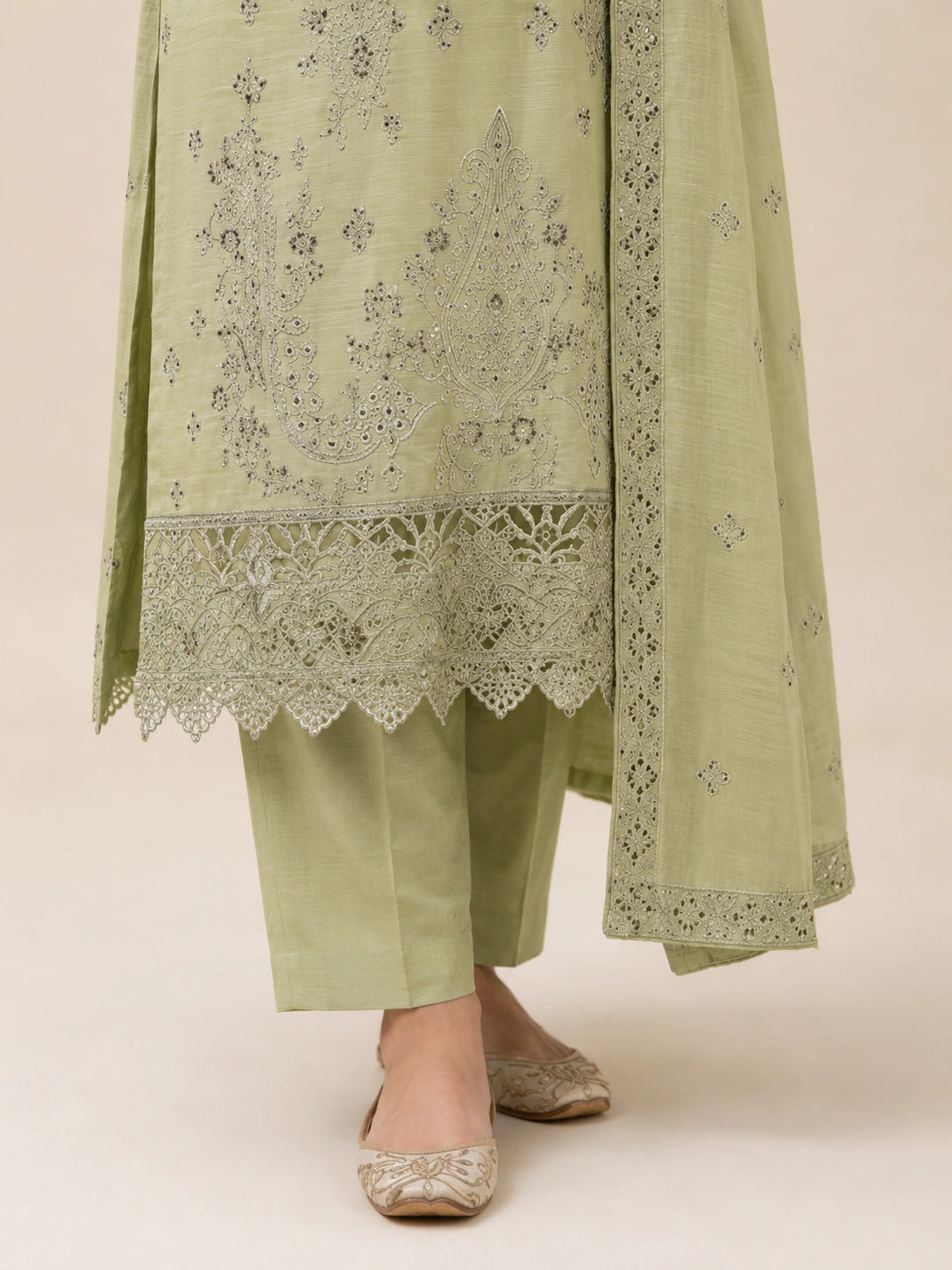 3 Piece - Embroidered Lawn Suit