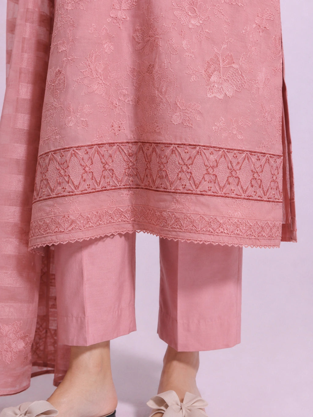 3 Piece - Embroidered Lawn Suit