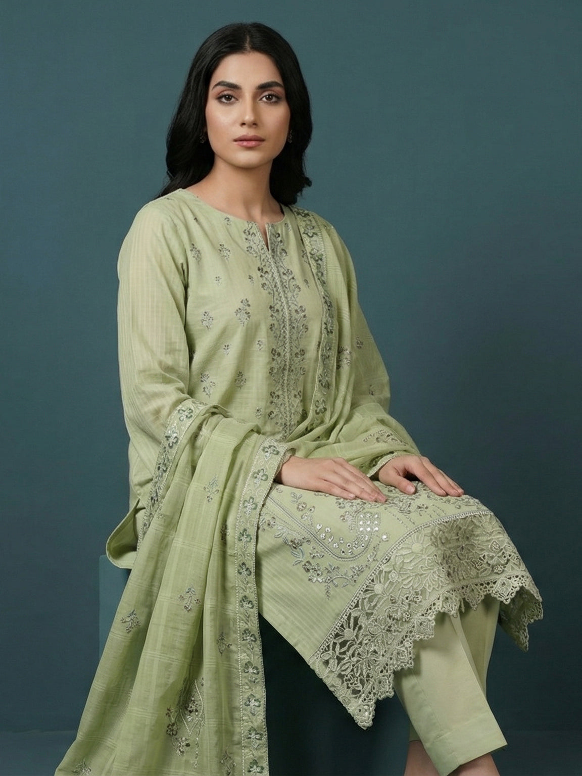 3 Piece - Embroidered Lawn Suit