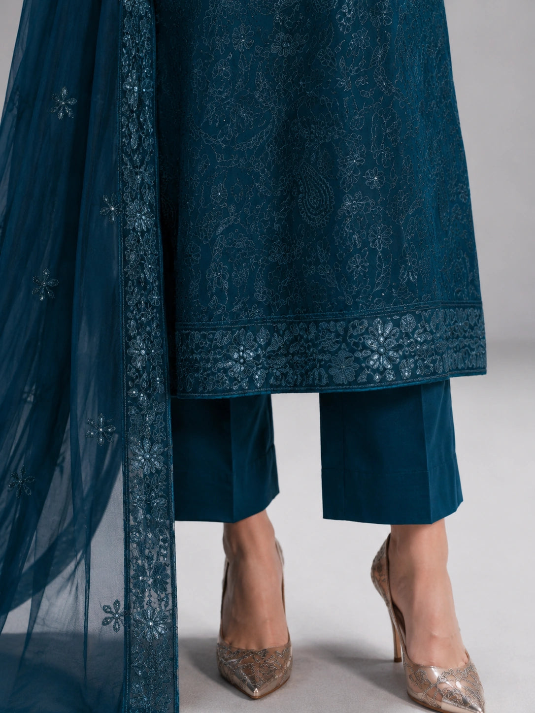 3 Piece - Embroidered Lawn 3 Piece